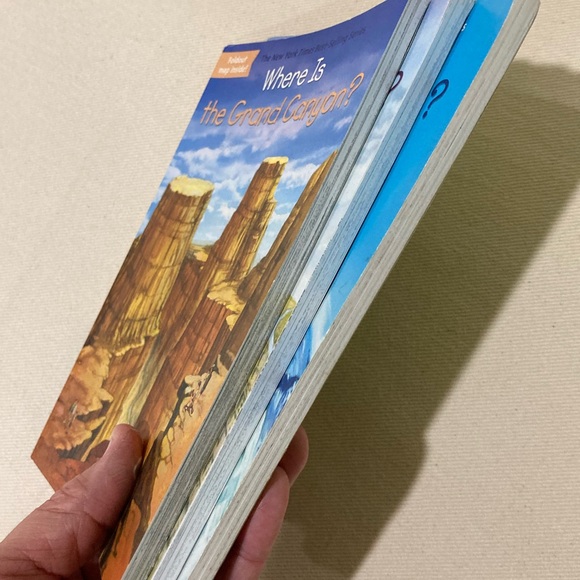 Lot of Who Was/ Where Is books in great condition - Picture 3 of 3